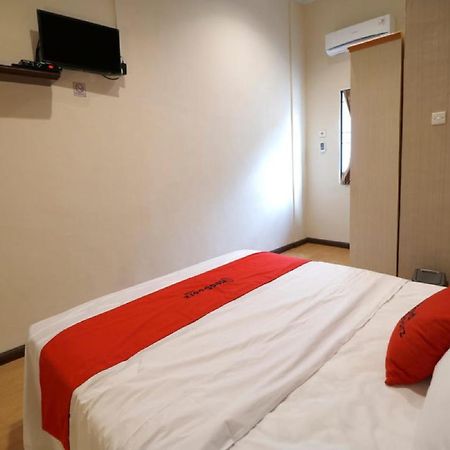 Reddoorz Plus Near Universitas Sumatera Utara Medan Exterior foto